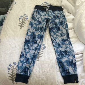 blue tye dye lulu lemon sweats